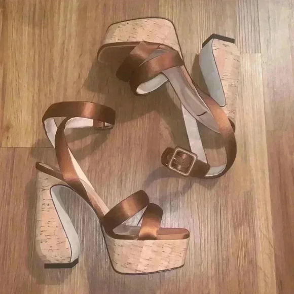 Si Rossi Satin Platform Sandal - Picture 7 of 15